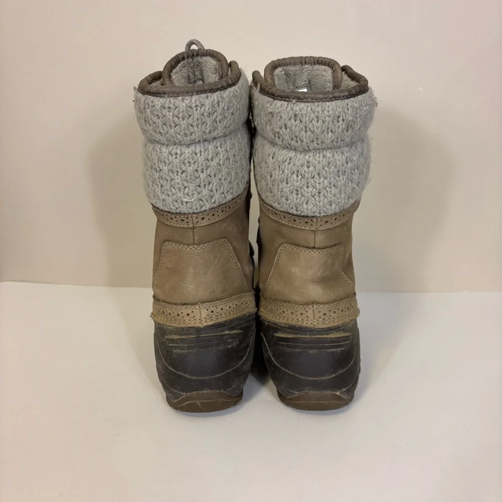 The North Face Women's Tan and‎ Gray Lace Up Winter Boots 8